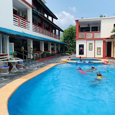 Badladz Staycation Condos Puerto Galera Bagian luar foto
