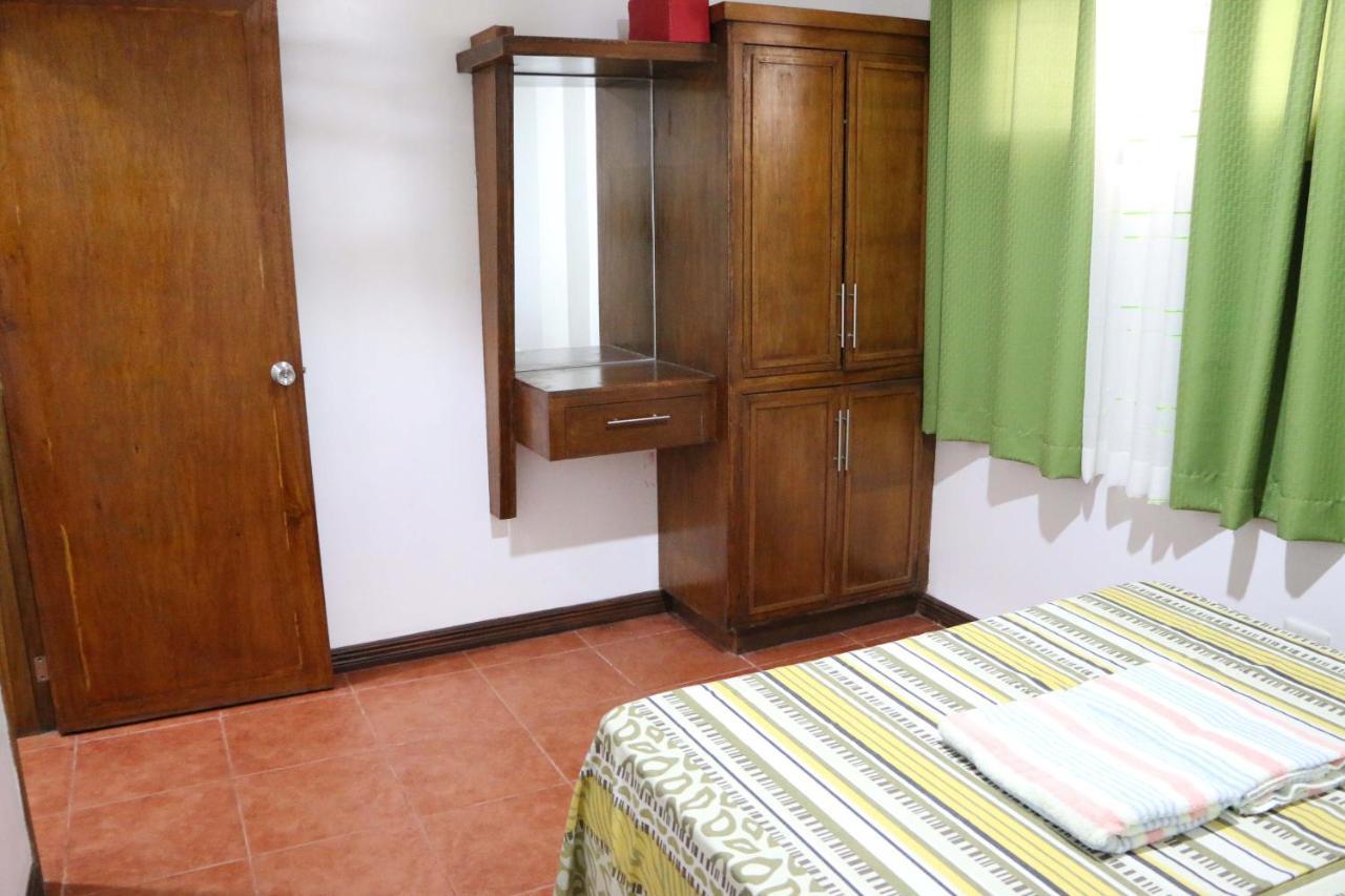 Badladz Staycation Condos Puerto Galera Bagian luar foto