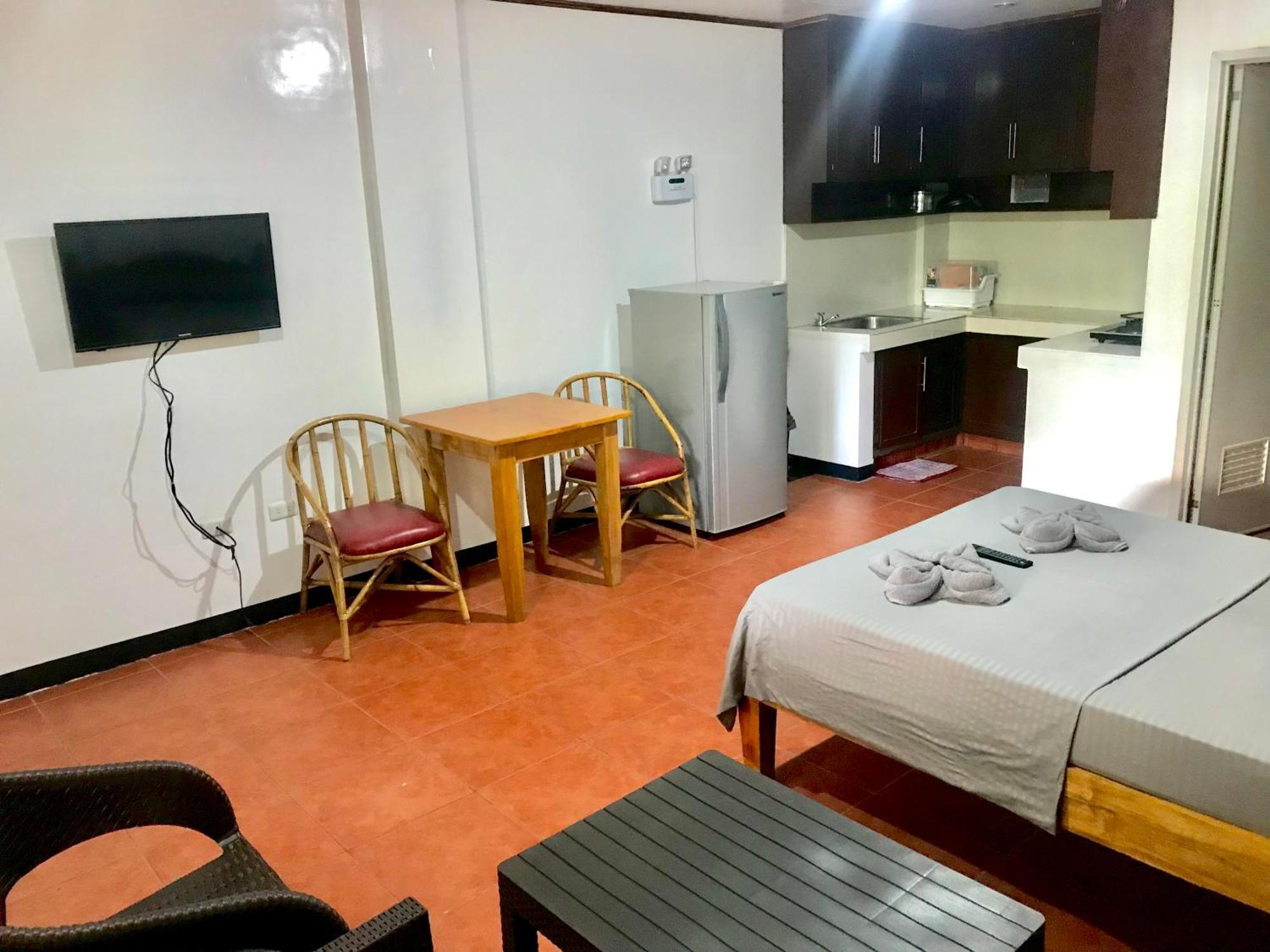 Badladz Staycation Condos Puerto Galera Bagian luar foto
