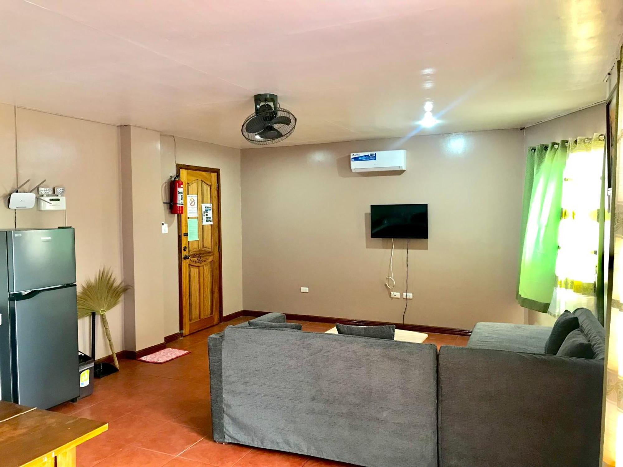 Badladz Staycation Condos Puerto Galera Bagian luar foto