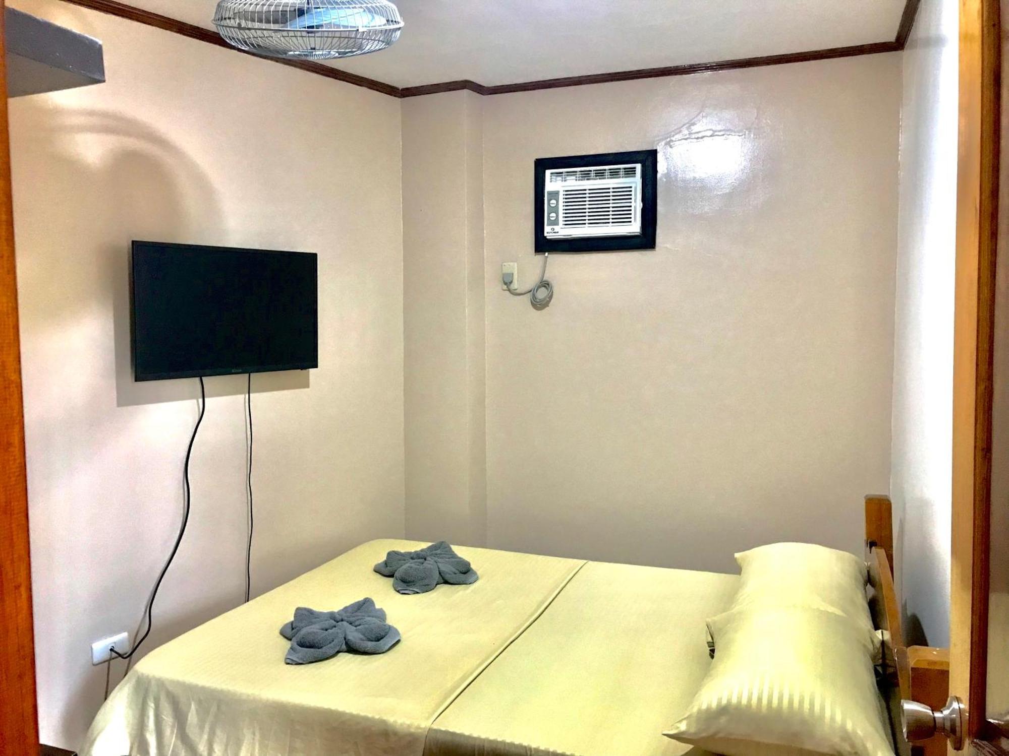 Badladz Staycation Condos Puerto Galera Bagian luar foto