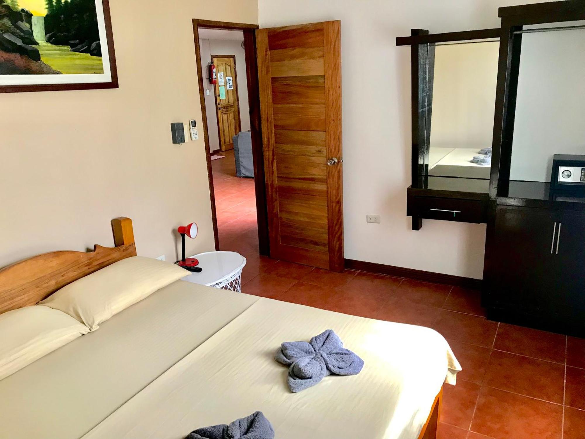 Badladz Staycation Condos Puerto Galera Bagian luar foto