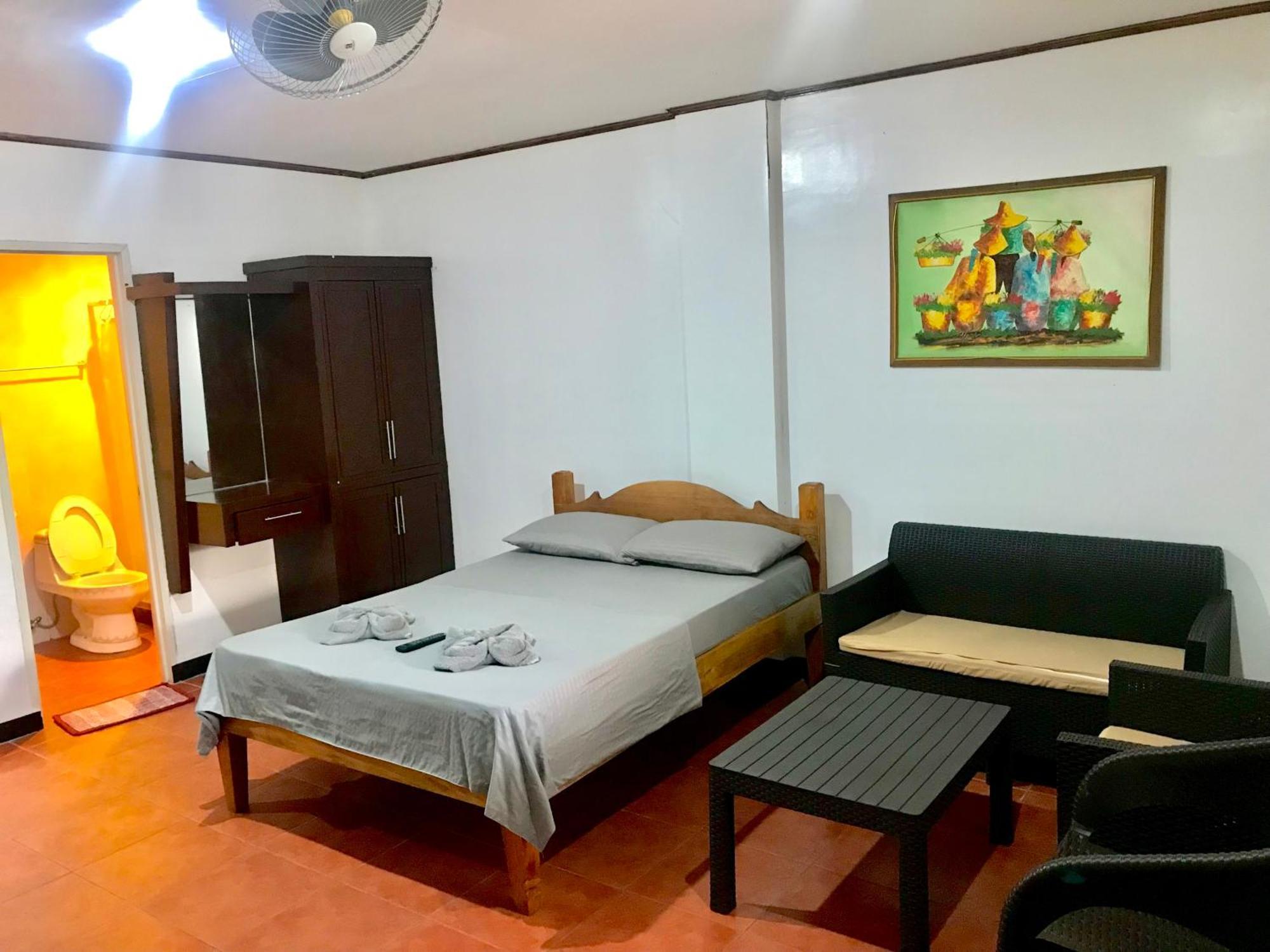 Badladz Staycation Condos Puerto Galera Bagian luar foto