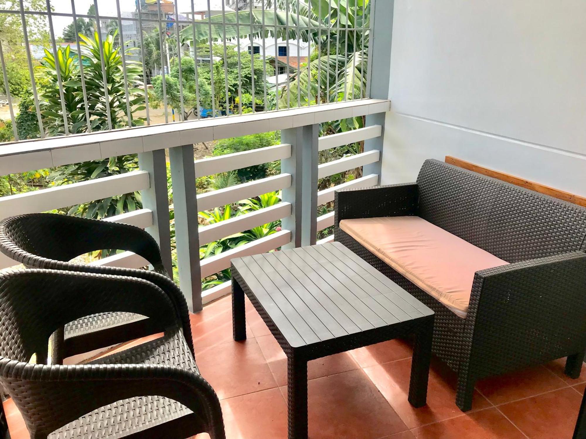 Badladz Staycation Condos Puerto Galera Bagian luar foto
