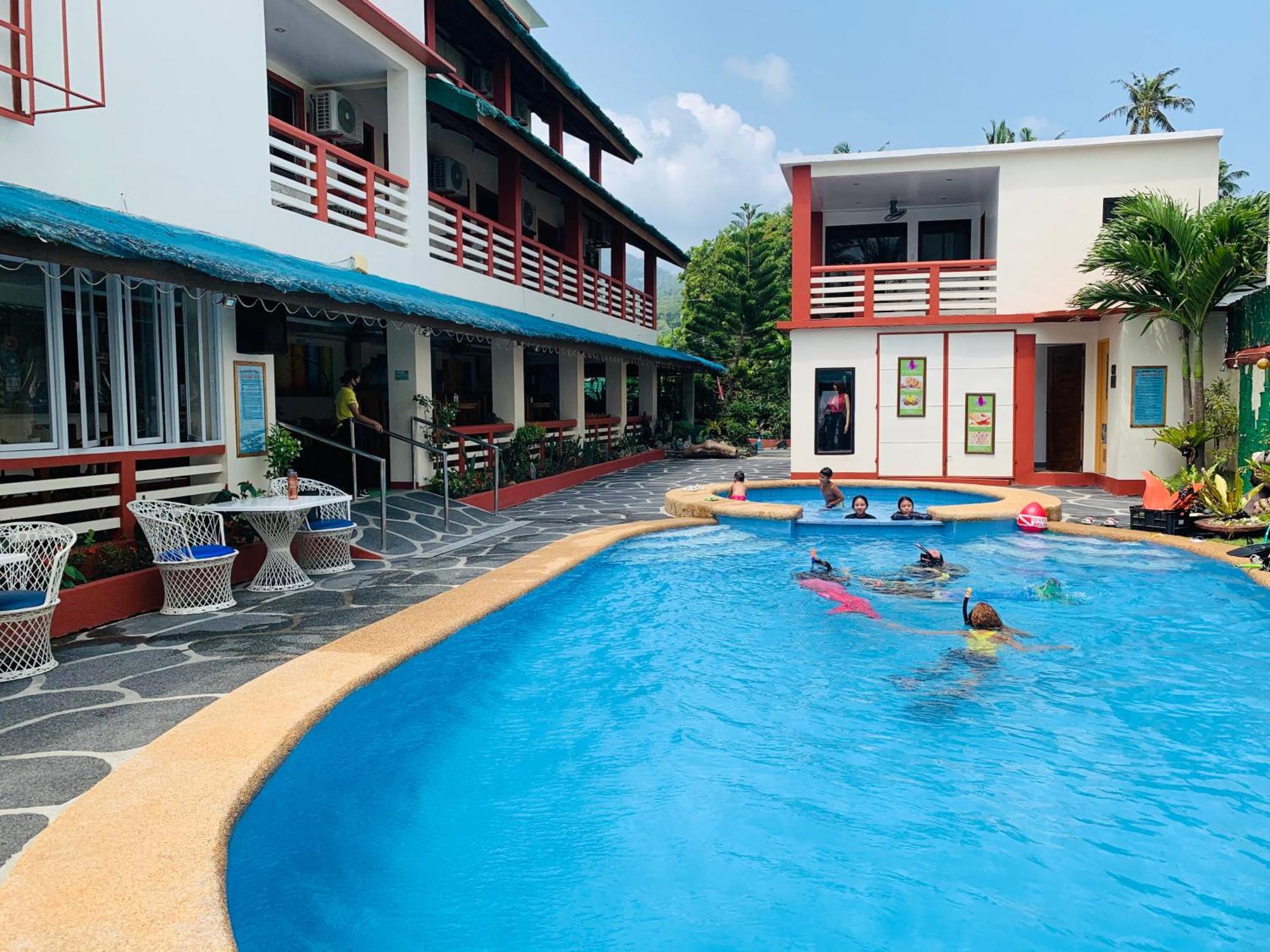 Badladz Staycation Condos Puerto Galera Bagian luar foto