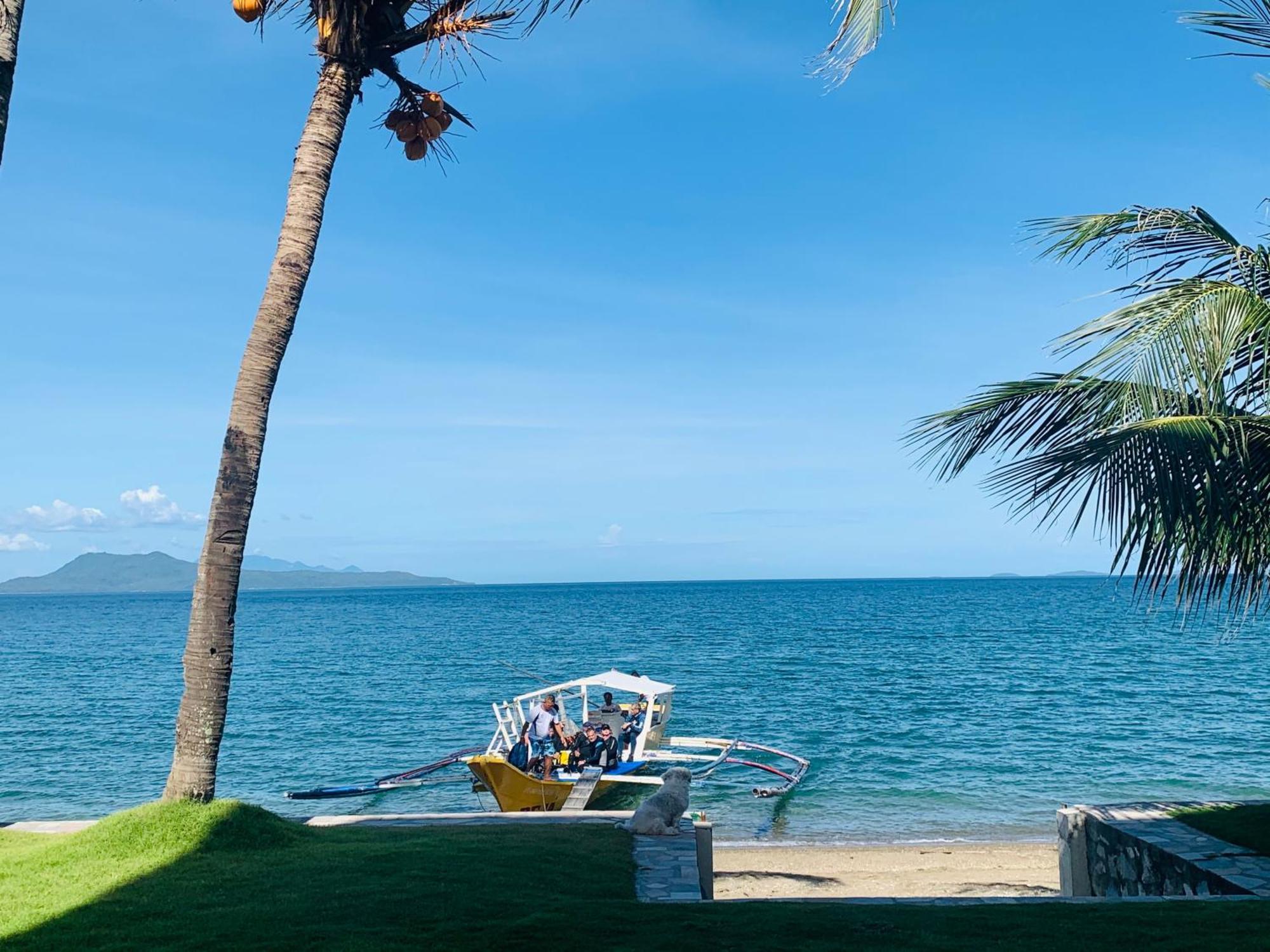 Badladz Staycation Condos Puerto Galera Bagian luar foto