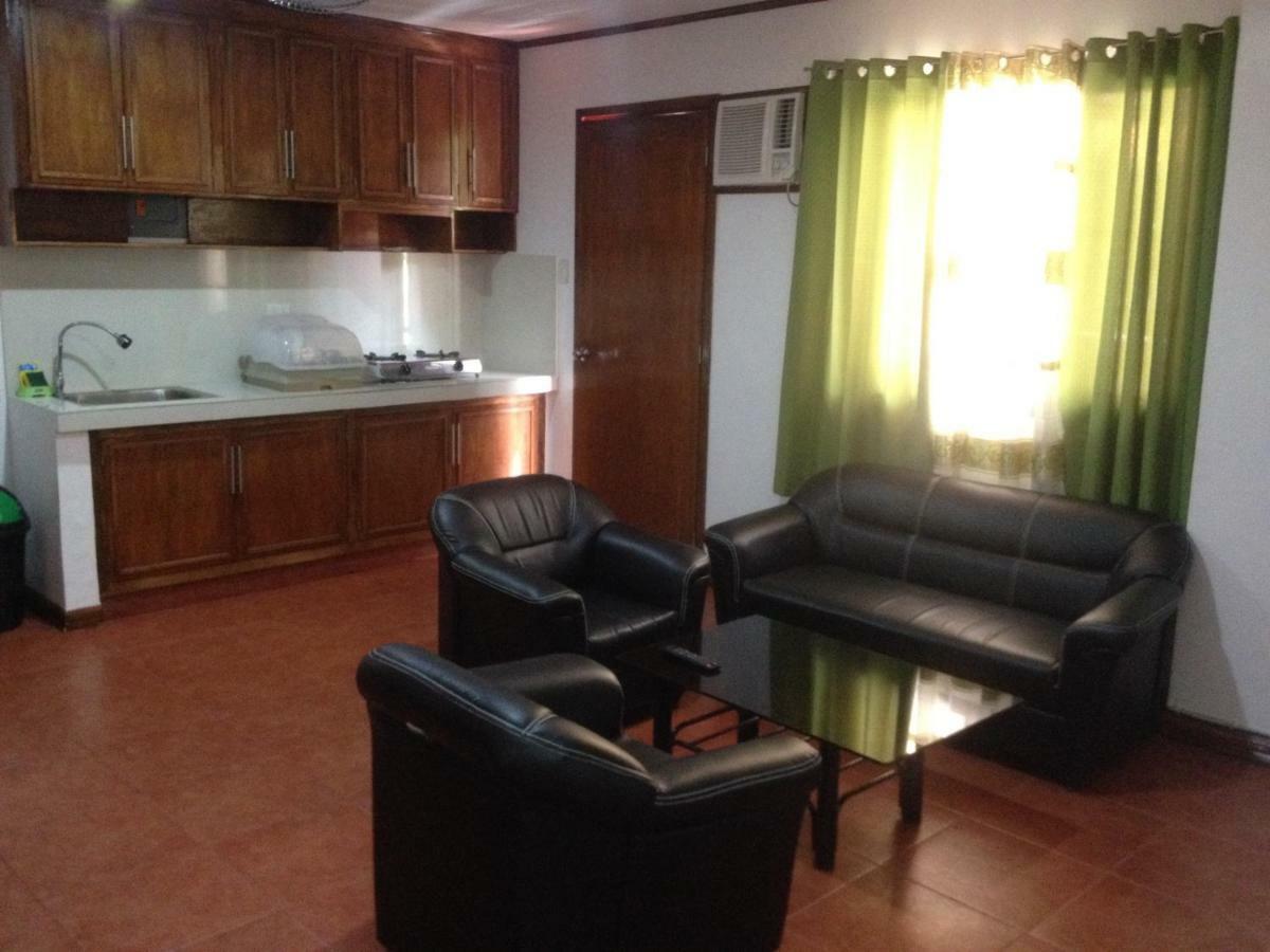 Badladz Staycation Condos Puerto Galera Bagian luar foto