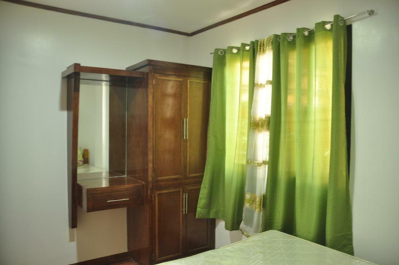 Badladz Staycation Condos Puerto Galera Bagian luar foto