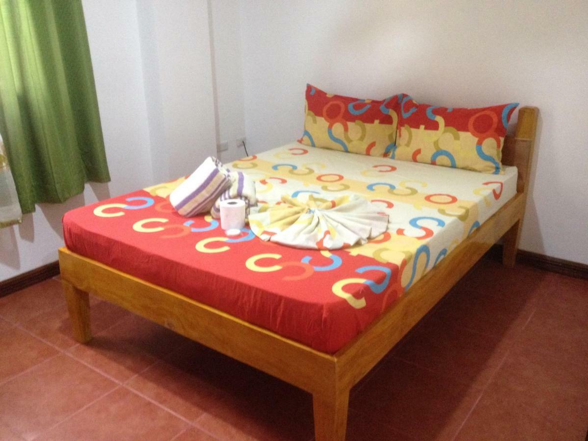 Badladz Staycation Condos Puerto Galera Bagian luar foto